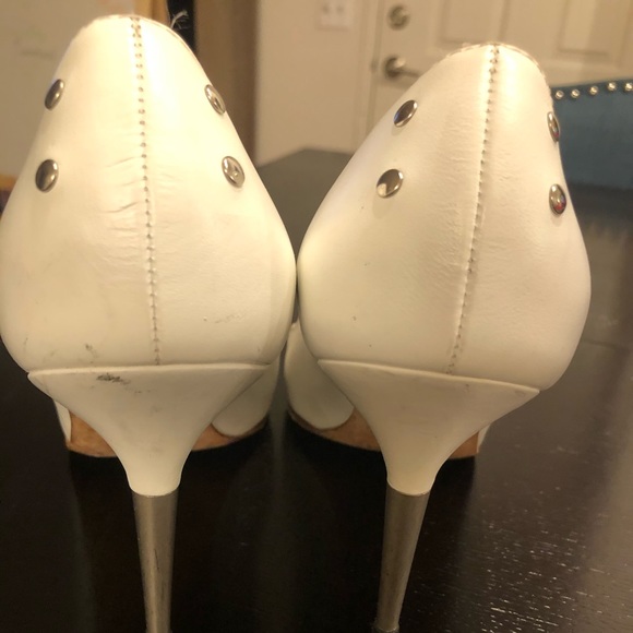 Manolo Blahnik White heels - Picture 4 of 4